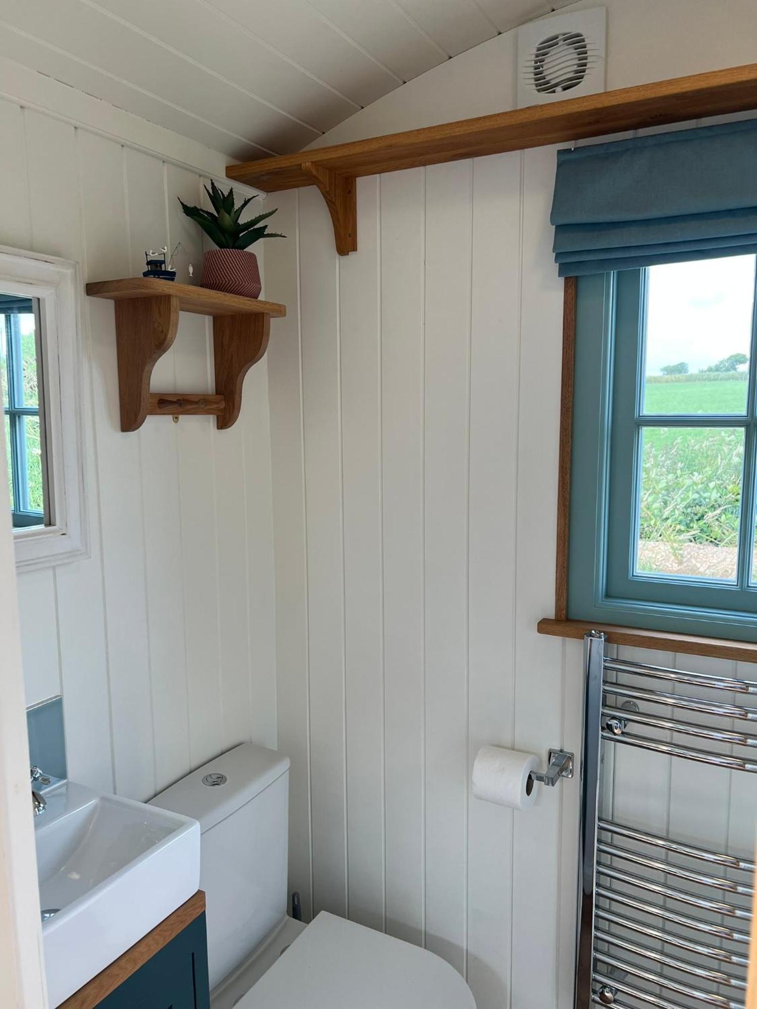 Toms Hut And Robins Rest Shepherd Huts Near Wadebridge Eksteriør bilde
